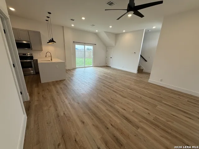 125 MICAH PT La Vernia, TX 78121