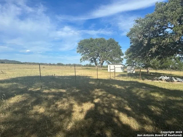 373 Pine Tree Rd Medina, TX 78055
