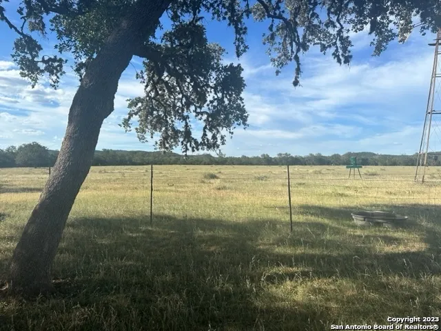 373 Pine Tree Rd Medina, TX 78055