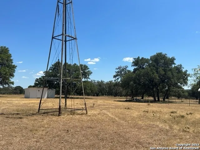 373 Pine Tree Rd Medina, TX 78055