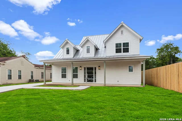 158 S ACADEMY AVE New Braunfels, TX 78130
