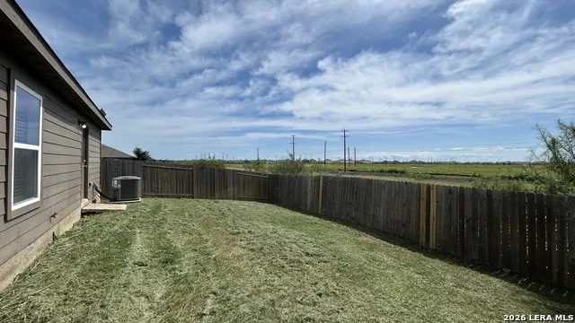 15115 HARBOR LNDG Von Ormy, TX 78073