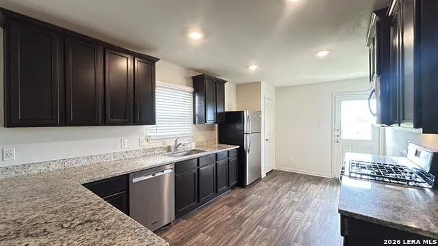 15115 HARBOR LNDG Von Ormy, TX 78073