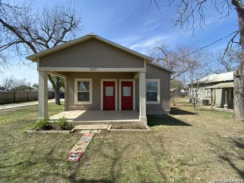 257 E Garza St