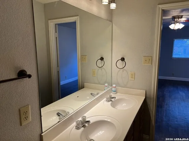 7 Latrobe Post San Antonio, TX 78240