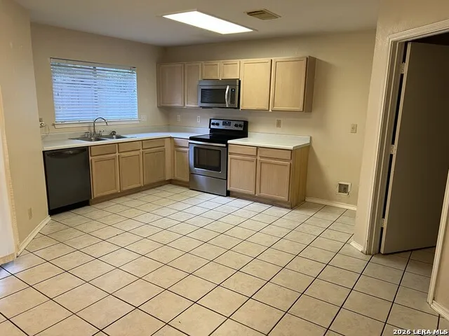 7 Latrobe Post San Antonio, TX 78240