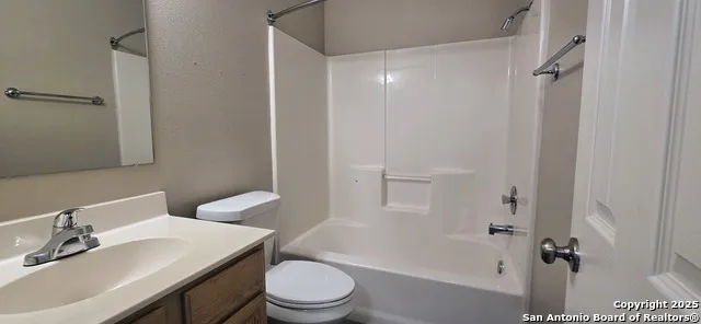 523 CLEARFIELD DR New Braunfels, TX 78130