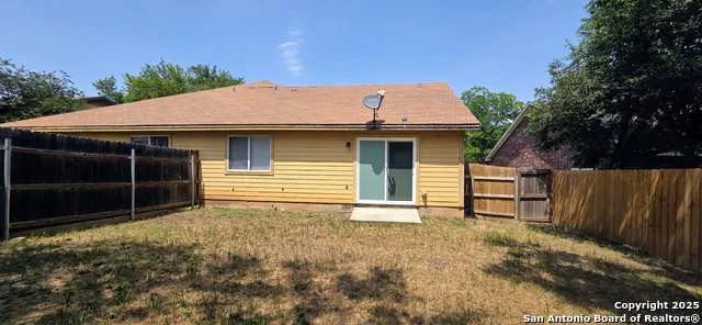 523 CLEARFIELD DR New Braunfels, TX 78130
