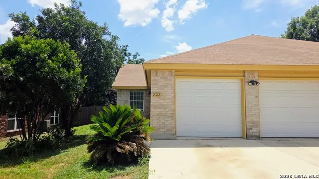 523 CLEARFIELD DR New Braunfels, TX 78130