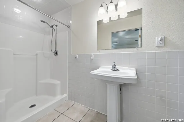 114 Karm St Castroville, TX 78009