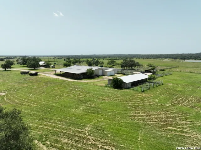 1543 CR 215 Burnet, TX 78605
