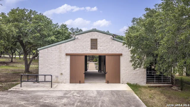 5261 W Ammann Rd Bulverde, TX 78163