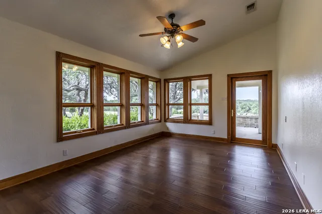 5261 W Ammann Rd Bulverde, TX 78163