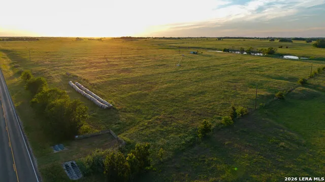 6932 Fm 532 Moulton, TX 77975