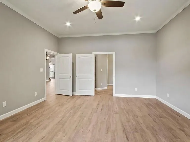 35 Susan Drive Cleveland, TX 77327