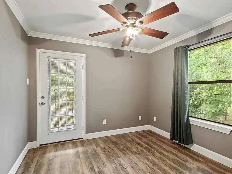 35 Susan Drive Cleveland, TX 77327