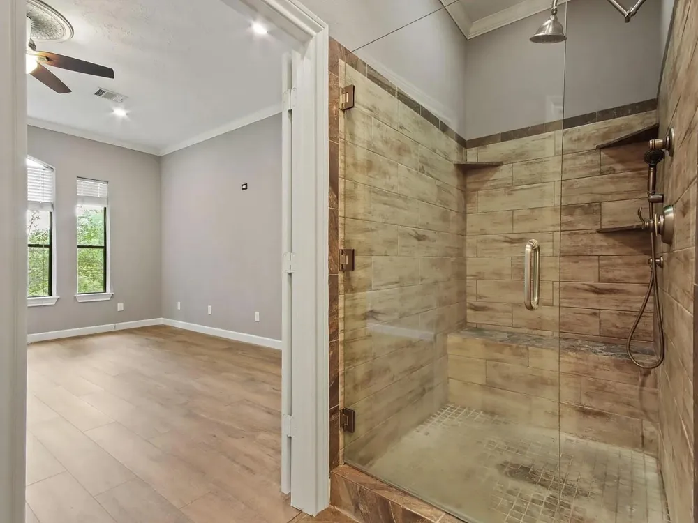 35 Susan Drive Cleveland, TX 77327