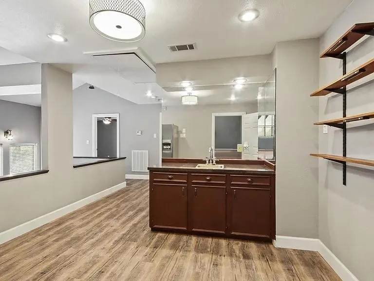 35 Susan Drive Cleveland, TX 77327