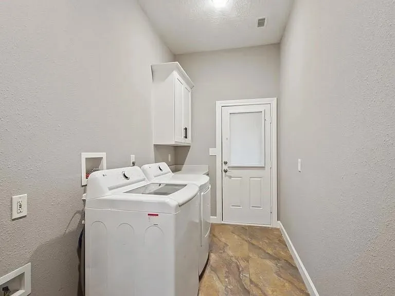 35 Susan Drive Cleveland, TX 77327