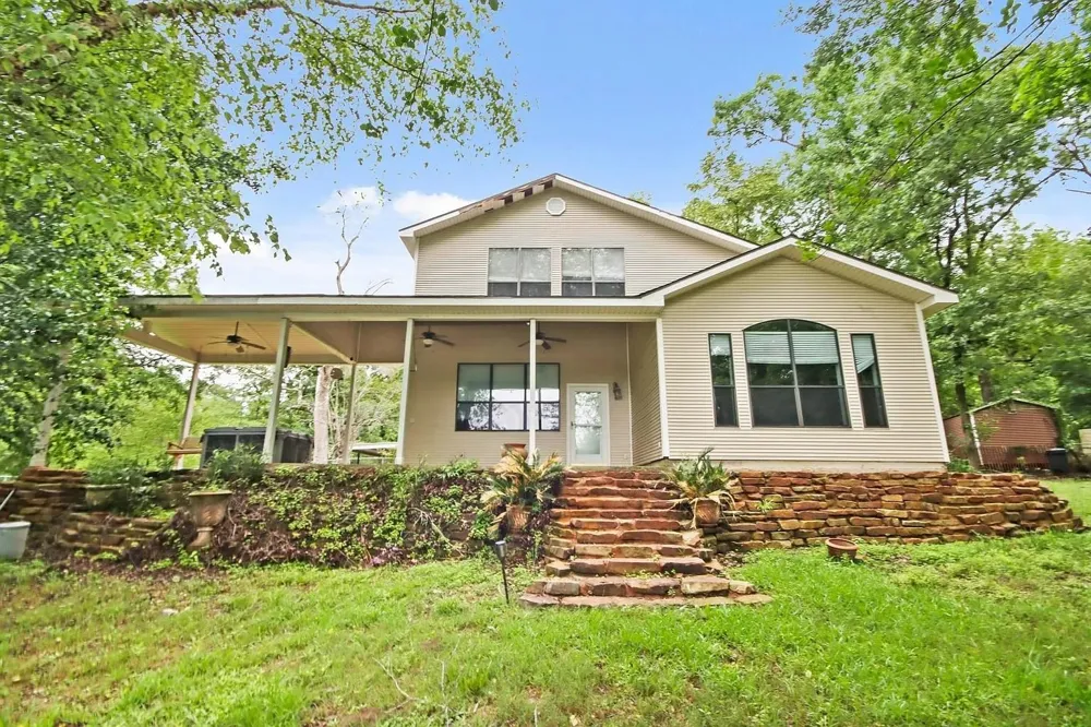 35 Susan Drive Cleveland, TX 77327