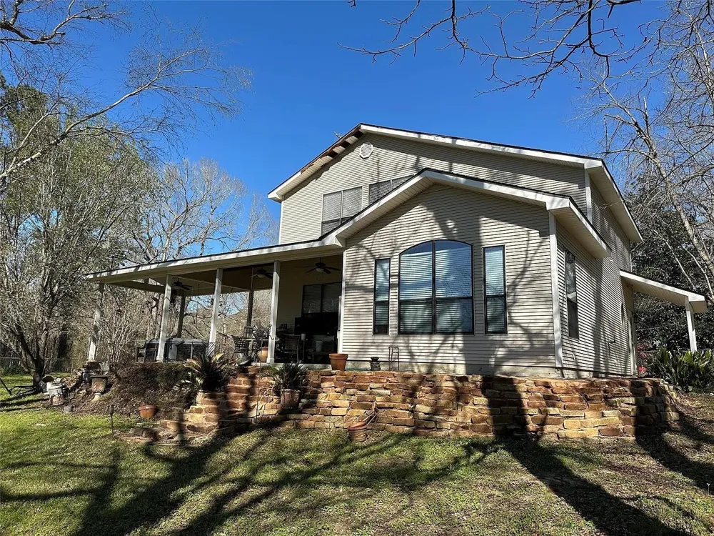 35 Susan Drive Cleveland, TX 77327