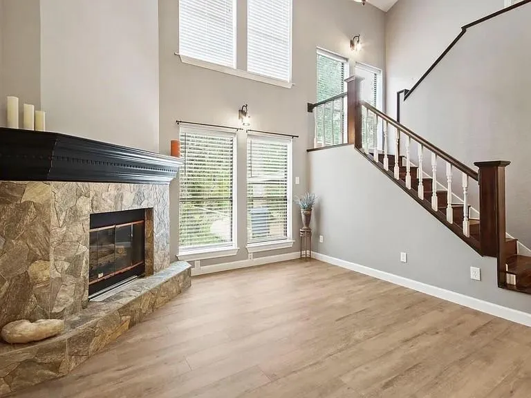 35 Susan Drive Cleveland, TX 77327