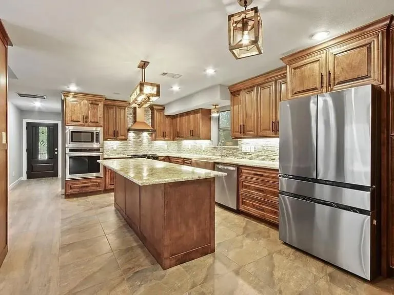 35 Susan Drive Cleveland, TX 77327
