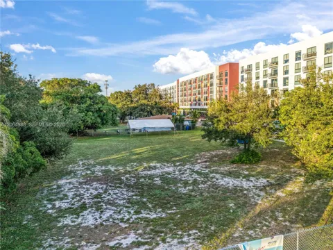 501 NW 7th Ter