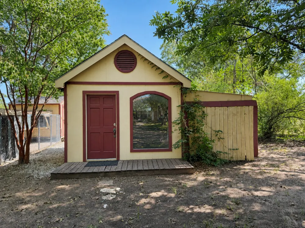 527 W Roberts Street Gorman, TX 76454