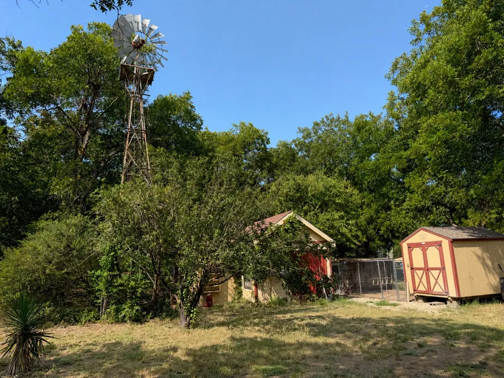 527 W Roberts Street Gorman, TX 76454