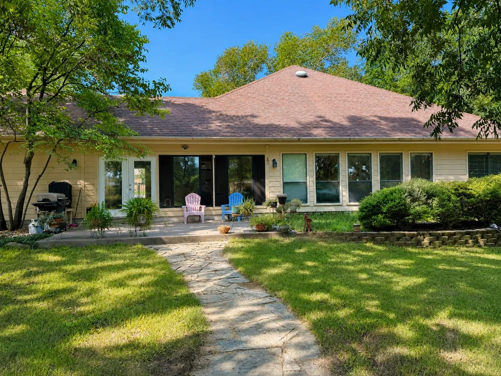 527 W Roberts Street Gorman, TX 76454