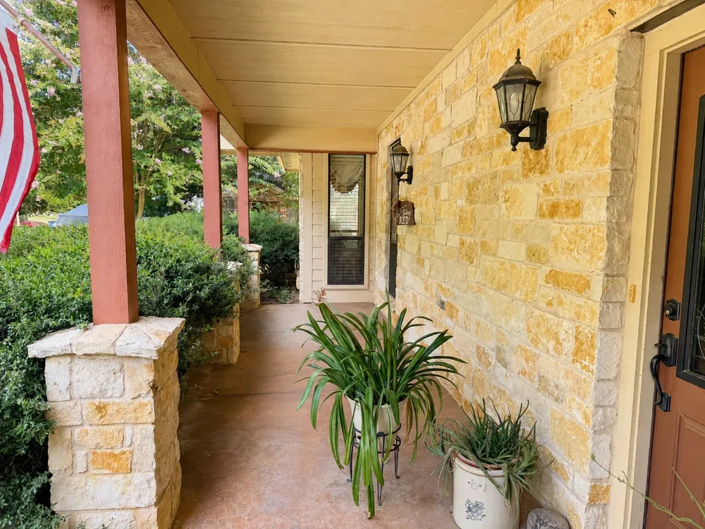 527 W Roberts Street Gorman, TX 76454