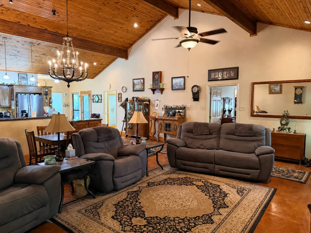 527 W Roberts Street Gorman, TX 76454