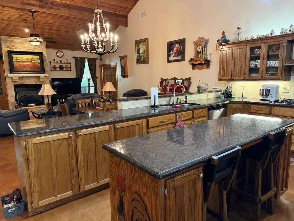 527 W Roberts Street Gorman, TX 76454