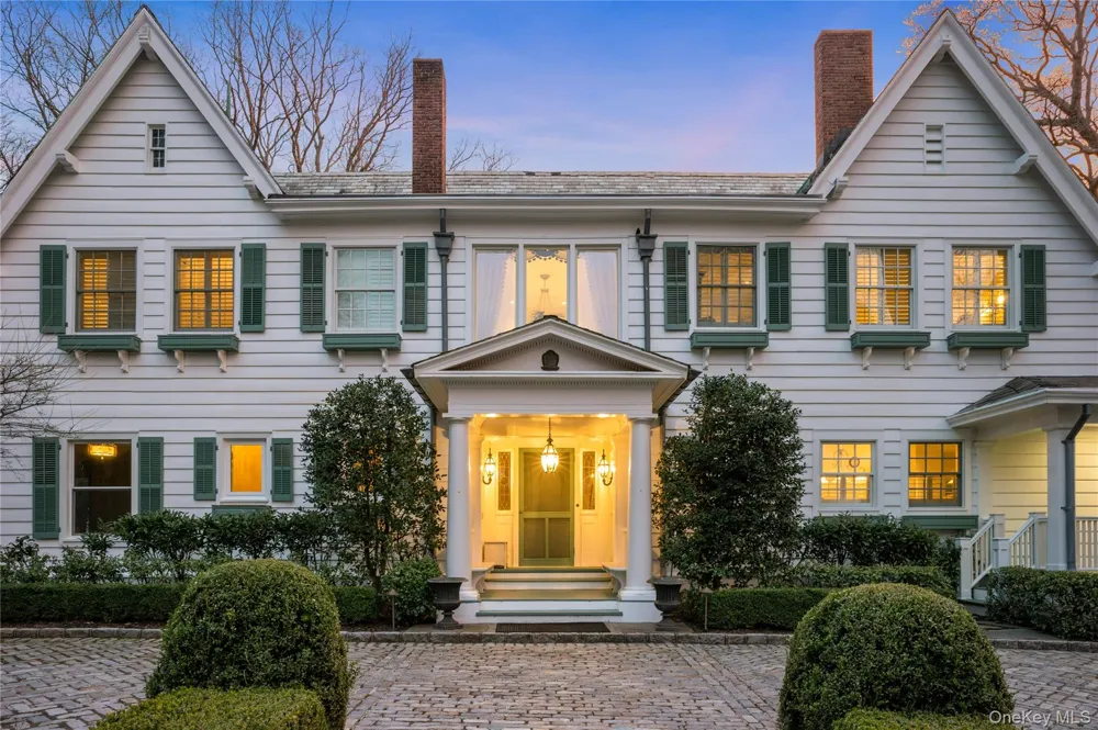 10 Hicks Lane Port Washington, NY 11050