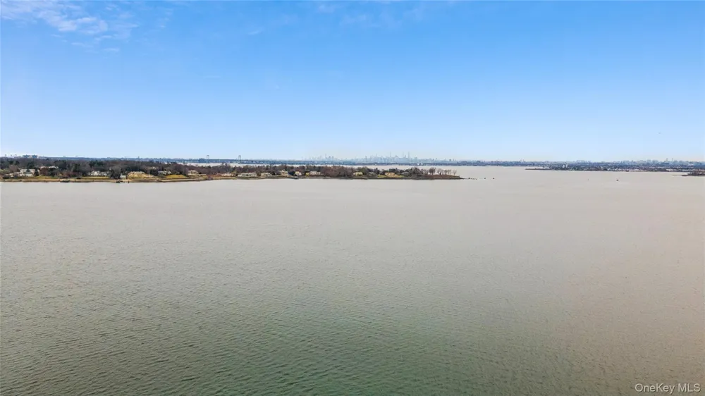 10 Hicks Lane Port Washington, NY 11050