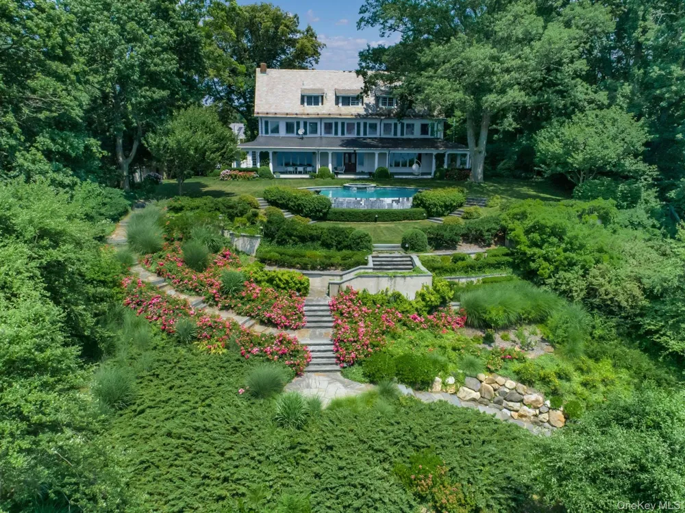 10 Hicks Lane Port Washington, NY 11050