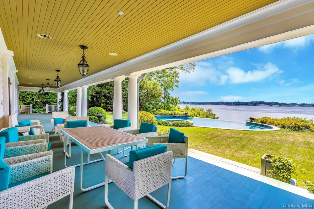 10 Hicks Lane Port Washington, NY 11050