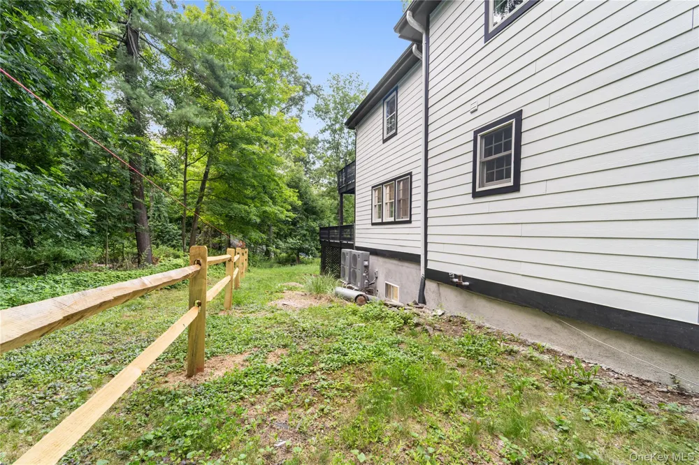 17 Ridge Way Purdys, NY 10578
