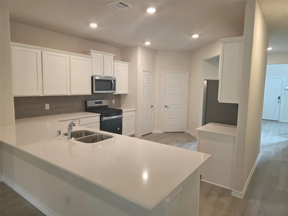 6973 COTHRUM LANE Garland, TX 75043