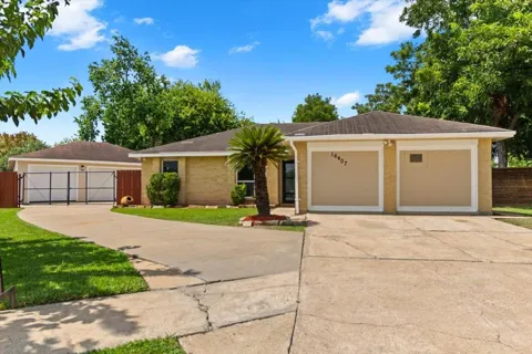 16407 Valinda Court