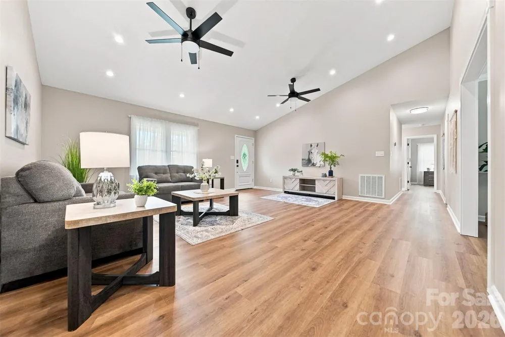 136 Cook Lane Hickory, NC 28601