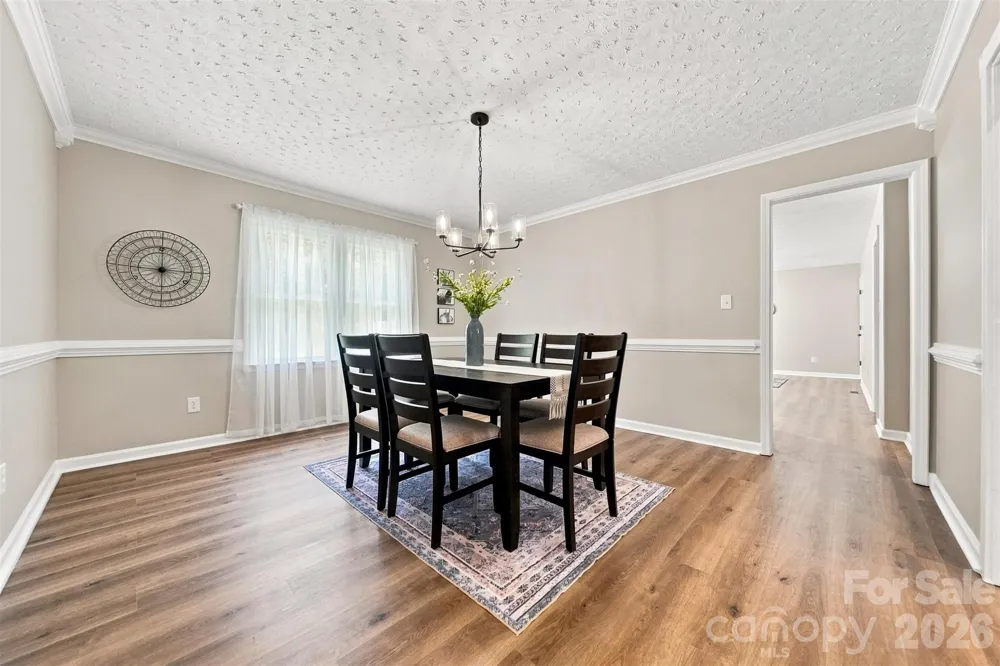 136 Cook Lane Hickory, NC 28601
