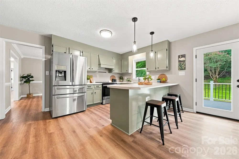 136 Cook Lane Hickory, NC 28601