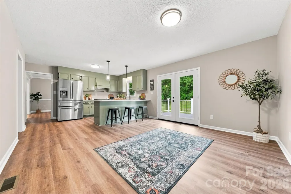 136 Cook Lane Hickory, NC 28601