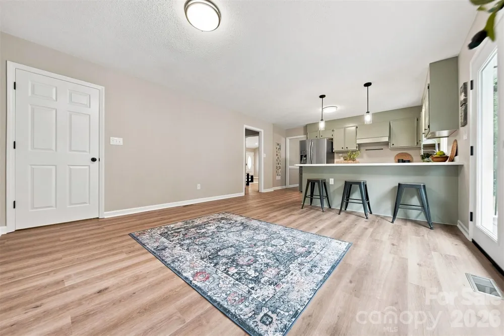 136 Cook Lane Hickory, NC 28601