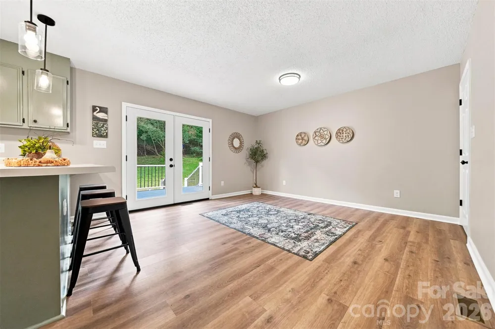 136 Cook Lane Hickory, NC 28601