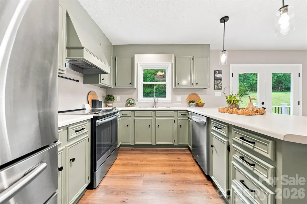 136 Cook Lane Hickory, NC 28601