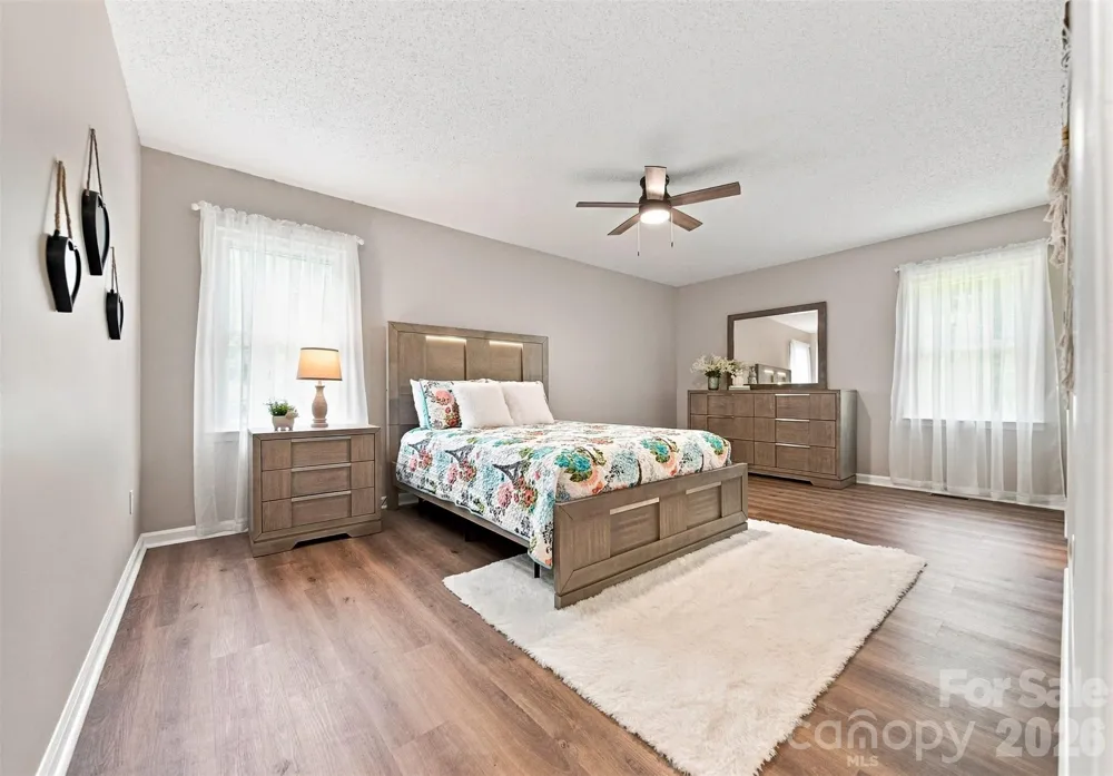 136 Cook Lane Hickory, NC 28601