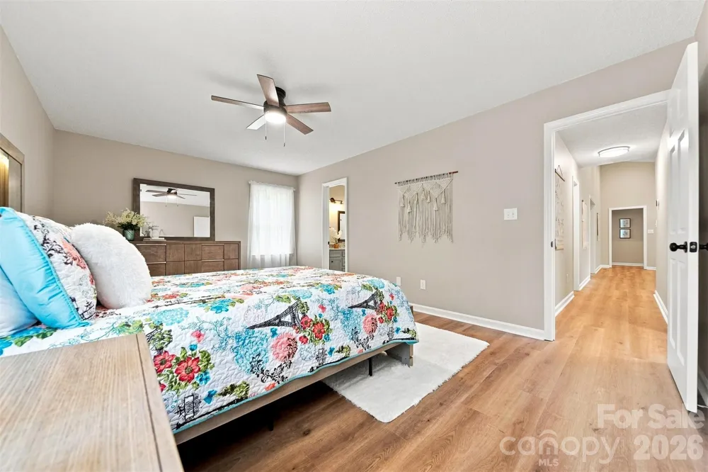 136 Cook Lane Hickory, NC 28601